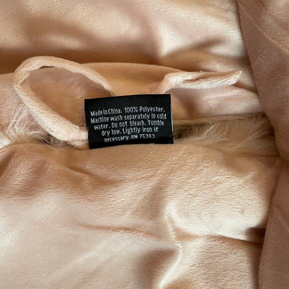 Christian Lacroix Christmas Tree Skirt 60in Pink Faux Fur Holiday Glam NEW - Picture 6 of 10